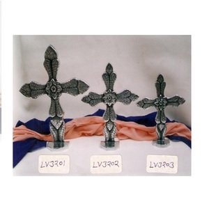 Plaque en métal poli en forme de croix pour Noël - Lord LV8888 - Product Image 1