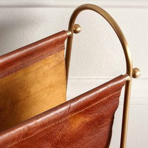 Porte-revues en cuir plaqué laiton - Product Image 3