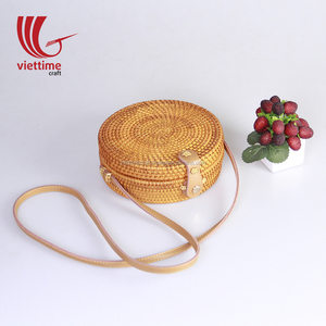 Wholesale Traditional Yellow Dipped <b>Straw</b> Rattan <b>Bag</b> Eco-Friendly Vintage Style with Tassel Decoration Made in Vietnam - Product Image 3