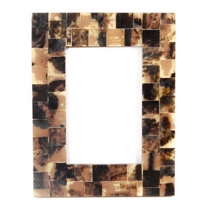 Marco de fotos de resina, madera MDF con Chips de resina, acentos para el hogar Axiom, superventas - Product Image 1
