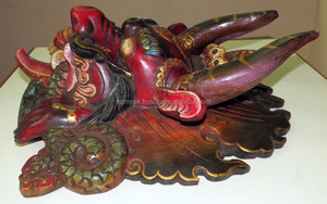 หน้ากากไม้ทำมือของพระพุทธเจ้าฮินดู ปีศาจการูฎา สีแดงน้ำเงิน สำหรับแขวนผนัง ผลิตในเนปาล - Product Image 6