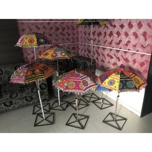 Parasol de soleil extérieur à ouverture manuelle en coton décoratif fait à la main en Inde, broderie multicolore, cadre en métal, pour mariage, jardin - Product Image 4