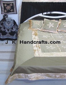 <b>Velvet</b> Silk Beddings with <b>Cushion</b> <b>Covers</b> India - Product Image 1