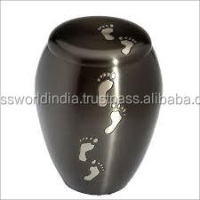 Stars & Stripes Urna de cremación para adultos Ataúd de metal de estilo americano Suministros funerarios de latón de Brassworld India - Product Image 6