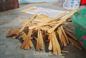 Libélula de bambú hecha a mano de Vietnam/Ms Holiday - Product Image 4