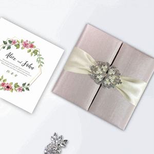 Boîte de mariage en fausse soie, Blush rose, forme carrée, disponible en grande taille 7*7*1 pouces, vente en gros - Product Image 2