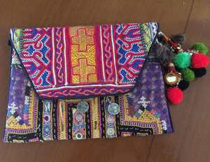 กระเป๋าเดินทางผู้หญิงทรงซองจดหมาย - Product Image 1