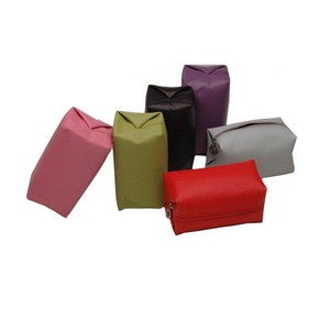 ADORA pochette cosmétique en cuir pour femmes multicolore sac cosmétique coloré avec fermeture à glissière en PU durable logo personnalisé - Product Image 1