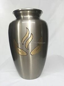 Urna de cremación de latón macizo hecha a mano para entierro de adultos o servicios conmemorativos suministros funerarios de latón macizo de estilo americano - Product Image 4