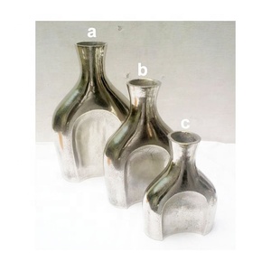 VASE À FLEURS EN MÉTAL DE FORME COURBE DE VENTE CHAUDE VASE DESIGNER VASE À FLEURS DÉCORATION POUR DÉCOR DE JARDIN DÉCORATION DE MARIAGE - Product Image 4