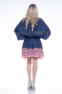 Meilleure vente en ligne : Robe tunique style kaftan pour femme, écologique, avec taille élastiquée, col à pompons et broderie Aari lumineuse en dentelle - Product Image 2