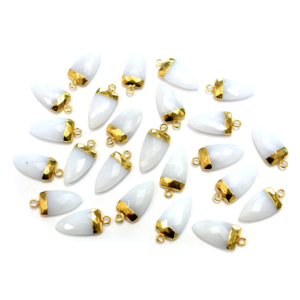 Pendentif en agate blanche avec bélière, forme demi-marquise, plaqué or, matériau en laiton facetté pour la fabrication de bijoux - Product Image 1