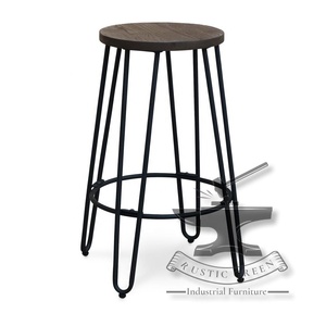 เก้าอี้บาร์เหล็กและไม้สักสไตล์วินเทจอุตสาหกรรมแข็งแรงดีไซน์แบบดั้งเดิมสำหรับห้องครัวห้องนั่งเล่นหรือโรงเรียน - Product Image 1