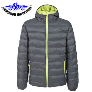 Veste bomber matelassée chaude sur mesure en gros pour hommes, veste d'hiver épaisse en polyester rembourrée, imperméable, personnalisée avec une marque - Product Image 3