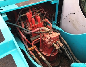 รถขุดตีนตะขาบ Kobelco SK200-5 มือสอง ปี 2011 น้ำหนักใช้งาน 800 กก. ความจุบุ้งกี๋ 0.8 ลบ.ม. ความเร็ว 5.5 กม./ชม. มาตรฐาน CE ISO ญี่ปุ่น - Product Image 5