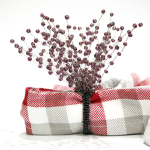 Servilletero de ráfaga con cuentas moradas, acento de racimo de cuentas de vidrio hecho a mano para decoración de mesa elegante - Product Image 1