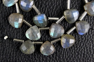 Bonne Qualité 1 Brin Naturel Labradorite Gemme Bleu Flash Facettes Coeur Forme Briolette Perles Faire Des Bijoux - Product Image 2