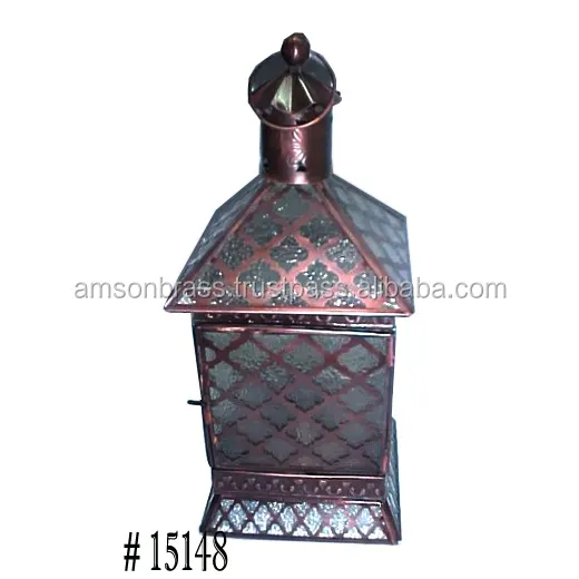 Lanterne à bougie marocaine suspendue en métal de finition antique pour mariage lanternes décoratives avec lanterne en verre coloré pour la décoration intérieure