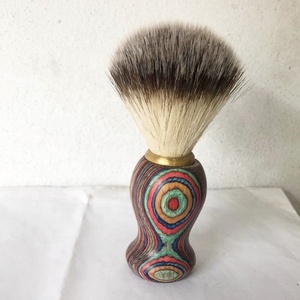 Brosse professionnelle de rasage pour badges, manche en bois avec étiquette privée - Product Image 2