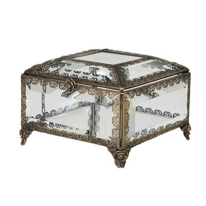 Boîte à bijoux en verre avec design élégant, bijoux luxueux - Product Image 1