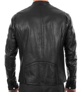 Chaqueta de cuero para motocicleta Diseño OEM para hombres Hecho para soportar paseos en invierno con comodidad y protección fuerte - Product Image 3