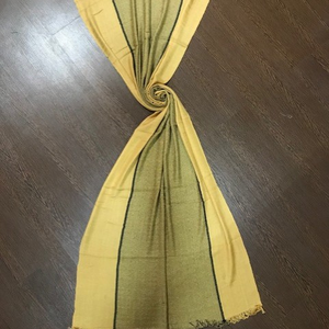 Bufanda cómoda para adultos con chal tradicional de rayón viscosa estampado de nuevo diseño para uso diario en la temporada de primavera - Product Image 1