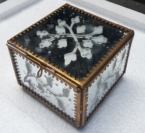 Boîte décorative en verre pour décoration intérieure avec miroir et glaçage pour présentoir à bijoux Boîtes à bijoux en métal et laiton - Product Image 4