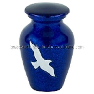 Aquarium bleu petit souvenir en aluminium crémation Urn Brassworld inde - Product Image 1