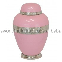 Urna de cremación de latón de estilo americano de Brassworld India Suministros funerarios Urna de metal para entierro de adultos - Product Image 6