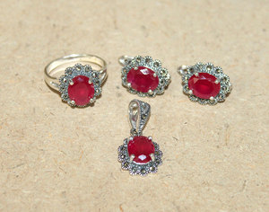 <span class=keywords><strong>Ruby</strong></span> & Marcasite Prong Set Đá Quý Bông Tai/Nhẫn/Mặt Dây Chuyền Trang Sức Set Nhẫn Sterling Silver Red 7 Mỹ Oval Mặt 13.8 Gram 2201 - Product Image 1