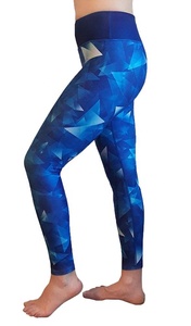 กางเกงออกกำลังกายเอวสูงสำหรับผู้หญิงกางเกงวิ่งพิมพ์ลายดิจิทัลออกแบบได้ตามที่ต้องการสไตล์ส่วนตัว - Product Image 4