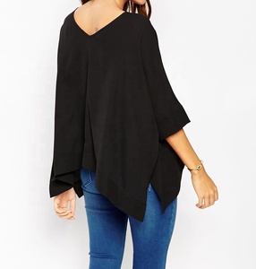 Camiseta de poliéster 100% para mujer, suave, de gran tamaño, escote redondo, dobladillo dividido asimétrico, bordado de longitud más larga de talla grande - Product Image 1