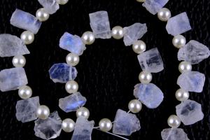 Bleu feu naturel arc-en-ciel pierre de lune bleu Flashy non traité rugueux haut côté perceuse pierres précieuses perles de haute qualité en gros - Product Image 3