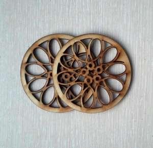 Lot de 2 sous-verres en bois découpés au laser, design floral élégant, parfaits pour les boissons et la décoration intérieure - Product Image 1