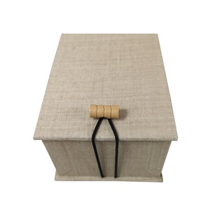 Caja de regalo pequeña cubierta textil de lino personalizada - Product Image 2