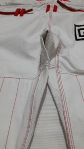 Gi BJJ personnalisé pour hommes Vente en gros de kimono Jiu Jitsu Gi brésilien Tissu léger pré-rétréci évacuant la sueur GI BJJ personnalisé pour hommes - Product Image 2