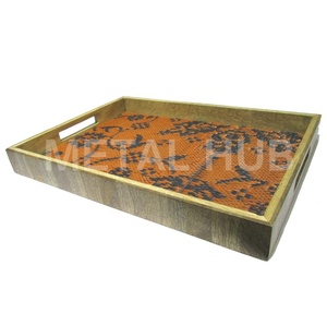 Plateau de service rectangulaire en bois d'acacia rustique personnalisé avec poignées en métal Table basse planche à thé pour la cuisine à domicile ou le pouf - Product Image 1