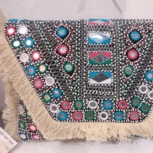 Bolso de mano bordado con cuentas de yute, bohemio - Product Image 1