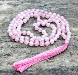 สร้อยมาลาโบโฮทำมือ ประดับด้วยโรสควอตซ์ 108 เม็ด สำหรับการทำสมาธิ ขนาด 8 มม. ลูกปัดมาลาทรงกลมเรียบเนียนจากธรรมชาติ ได้รับการรับรองจากผู้ที่สาม - Product Image 5