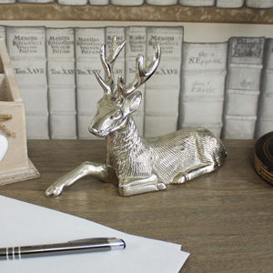 Estatua de Reno para Ocasiones Navideñas - Product Image 2