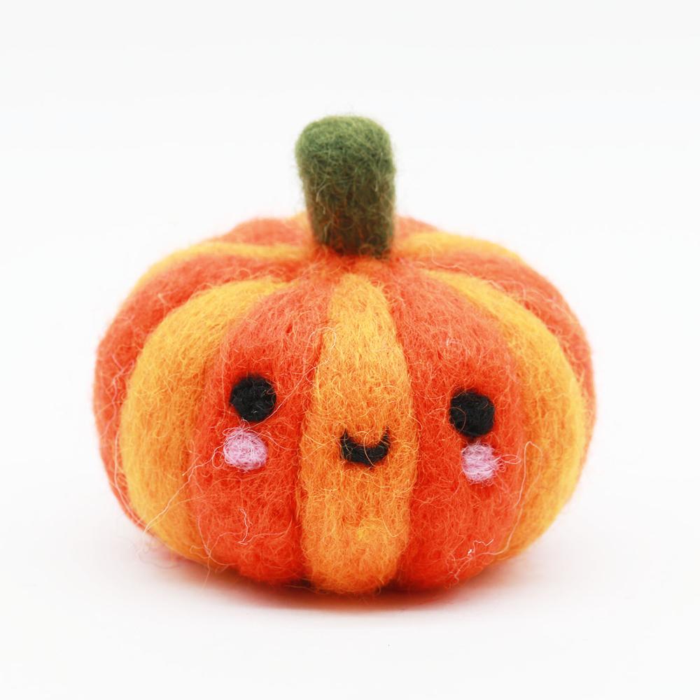 CUTE CHEEKY FELT PUMPKIN