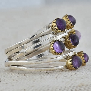 Hermosa piedra preciosa de amatista púrpura redonda 925 anillo de jaula de plata esterlina joyería Ajuste de bisel clásico anillo de moda para mujer. - Product Image 3