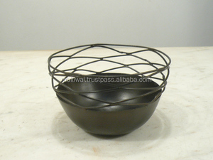Panier décoratif en fil métallique, idéal comme cadeau pour un mariage ou une fête de mariage - Product Image 6