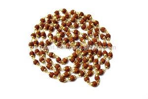 Collar Mala Hindú Bohemio Espiritual con Cuentas de Rudraksha Chapadas en Oro sobre Plata de Ley - Certificado por Terceros, Regalo Unisex, Gemas Rudra - Product Image 3