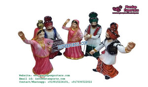 Estatua de fibra de dama Punjabi con charkha, estatua de fibra de cultura Punjabi en venta, estatua de boda india para decoración de entrada - Product Image 2