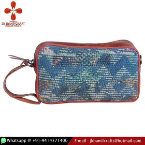 Monedero de mano Kantha Indigo Vintage de cuero indio de buena calidad para niñas - Product Image 1