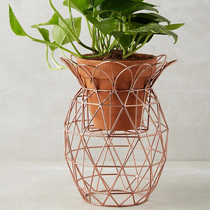 Elegante soporte de plantas geométricas de oro rosa, diseño moderno y elegante para mostrar plantas en macetas y acentos de decoración del hogar - Product Image 1