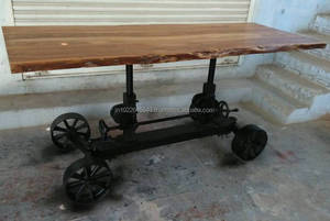 Table de salle à manger à roues ferroviaires - Product Image 2