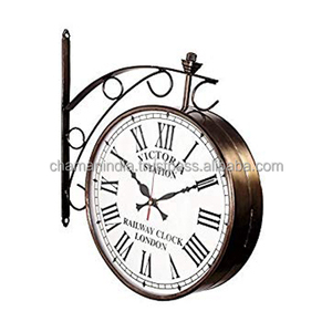 Estación de Ferrocarril Reloj de pared de hierro de doble cara - Product Image 1