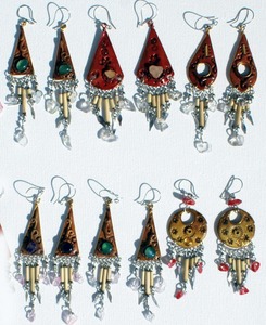 Boucles d'oreilles pendantes de mode péruvienne fabriquées à la main Cristaux de bambou en céramique - Product Image 1